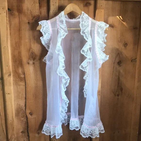Vintage White Lace Ruffle Robe - Picture 1 of 7